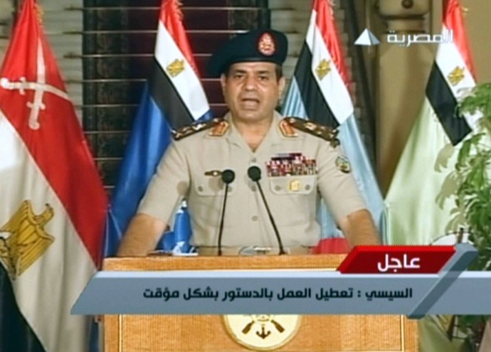 Bộ trưởng Quốc phòng Ai Cập Abdel Fattah el-Sisi phát biểu trên truyền hình sau khi lật đổ Tổng thống.