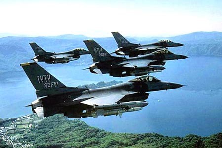 F-16 của Không quân Mỹ tại Nhật Bản.