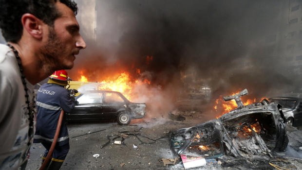 Hiện trường vụ đánh bom xe tại trung tâm Beirut.