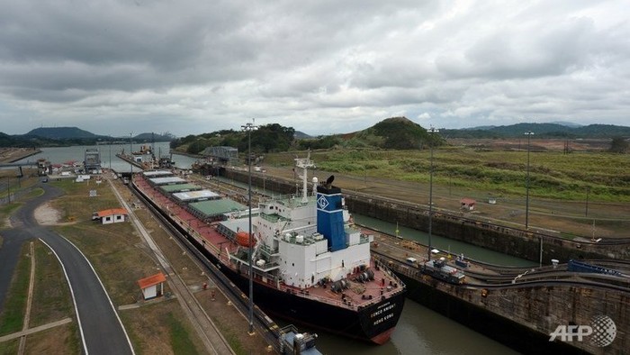 Tàu chở hàng trên cảng chính của Panama,