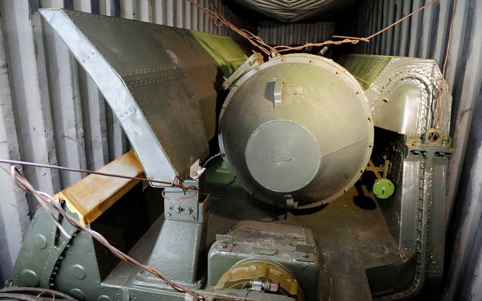 Một số thiết bị tên lửa được tìm thấy trong container hàng của tàu Triều Tiên tại Panama.