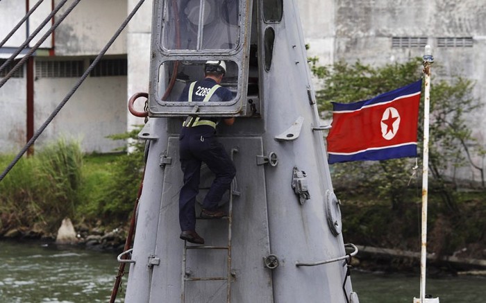 Các quan chức Panama cho biết thủy thủ đoàn đã chống cự và thuyền trưởng đã cố gắng tự tử sau khi con tàu bị dừng lại.