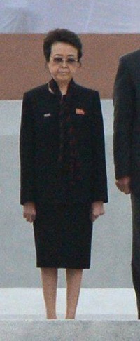 Bà Kim Kyong-hui trông gầy gò khi xuất hiện trong sự kiện ngày 13/4/2012 tại tại Bình Nhưỡng.
