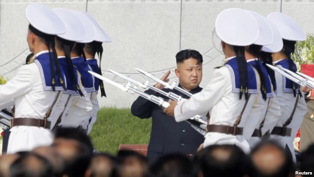 Nhà lãnh đạo Triều Tiên Kim Jong-un tại buổi lễ khánh thành nghĩa trang liệt sĩ tại Bình Nhưỡng.