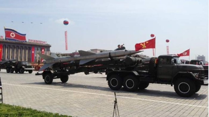 Tên lửa phòng không tầm trung SAM 2 do Triều Tiên chế tạo.