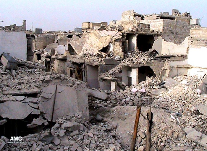 Cảnh đổ nát ở thành phố Aleppo sau các cuộc không kích hôm 2/7.