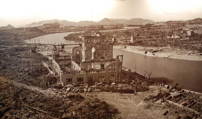 Toàn cảnh thành phố Hiroshima sau vụ tấn công bằng vũ khí hủy diệt.