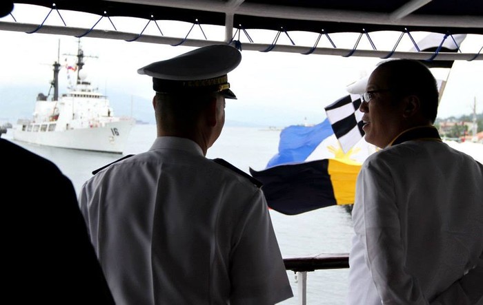 Hai chiếc tàu này nằm trong chương trình trao đổi hợp tác quân sự giữa Mỹ và Philippines.