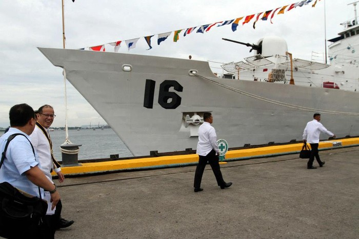 Tàu BRP Ramon Alcaraz neo tại cảng Subic.