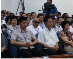 Anh trai Bạc Hy Vĩnh và người em trai Bạc Hy Thành (ngồi hàng 2) trong phiên tòa xét xử Bạc Hy Lai.