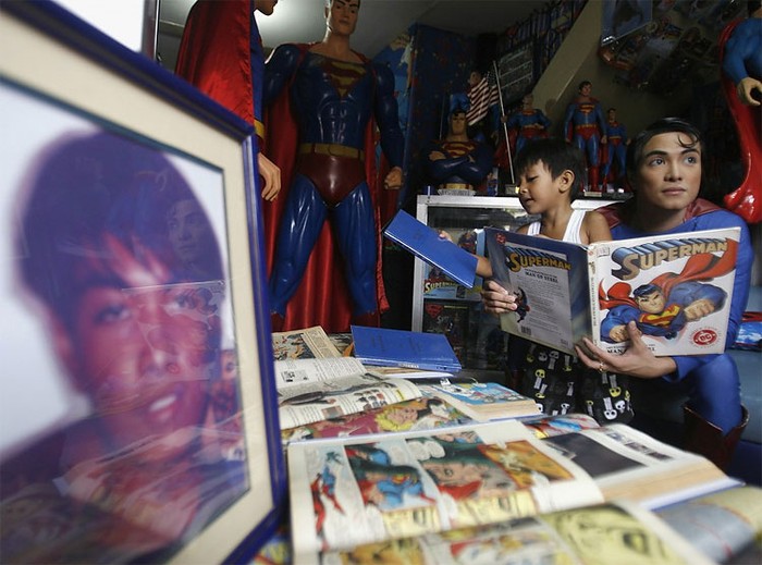 Nhà của Herbert Chavez cũng là điểm đến yêu thích của các em nhỏ thần tượng Superman, nơi chúng có thể tìm thấy mọi đồ vật lưu niệm liên quan tới siêu anh hùng viễn tưởng.