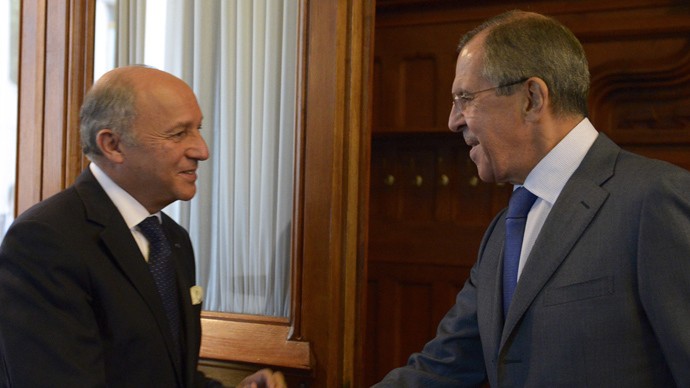 Ngoại trưởng Nga Sergey Lavrov và người đồng cấp Pháp Laurent Fabius tại Moscow hôm 17.9.