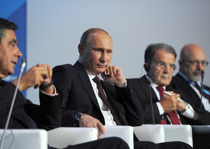 Tổng thống Putin trong cuộc thảo luận với các nhà phân tích chính trị Nga tại câu lạc bộ Valda.