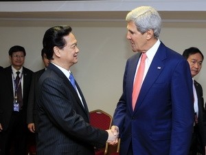 Thủ tướng Nguyễn Tấn Dũng tiếp Ngoại trưởng Hoa Kỳ, John Kerry. (Ảnh: Đức Tám/TTXVN)