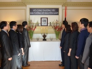 Lễ viếng Đại tướng ở Đại sứ quán Việt Nam ở Ottawa, Canada. (Nguồn: Phân xã Ottawa)