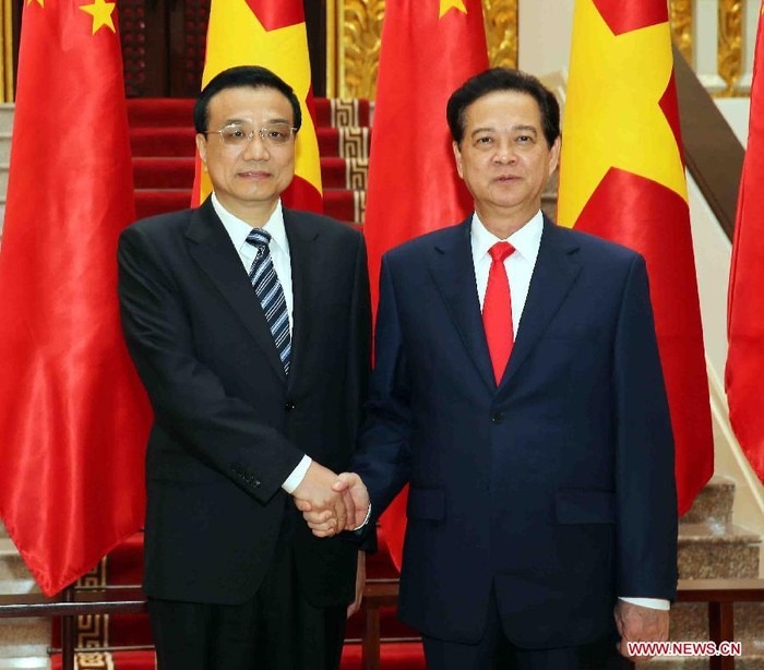 Thủ tướng Nguyễn Tấn Dũng và Thủ tướng Trung Quốc Lý Khắc Cường trong cuộc họp báo chung tại Hà Nội hôm 13.10