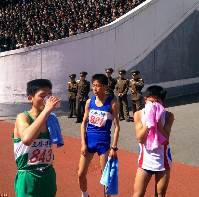 Các vận động viên trong giải đua marathon Mangyongdae