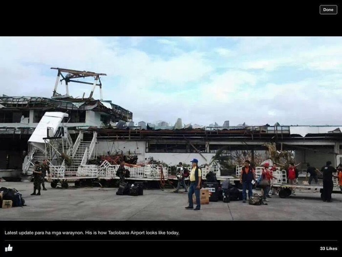 Cảnh đổ nát tại sân bay Tacloban.