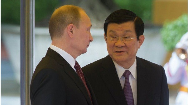 Chủ tịch nước Trương Tấn Sang đón tiếp Tổng thống Nga Vladimir Putin.