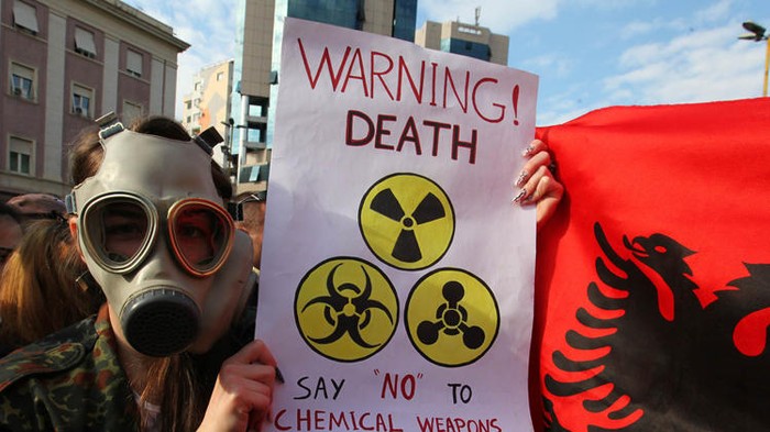 Mới đây nhất, Albania đã từ chối giúp tiêu hủy vũ khí hóa học Syria tại nước này do áp lực phản đối từ dân chúng.