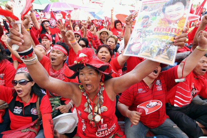 Phe áo đỏ Thái Lan ủng hộ anh em nhà Thủ tướng.
