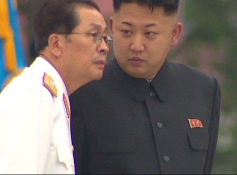 Kim Jong-un được dặn phải cảnh giác với Jang Song-thaek.