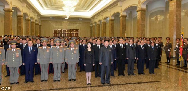 Ri Sol-Ju cùng chồng tham gia lễ tưởng niệm Kim Jong-il