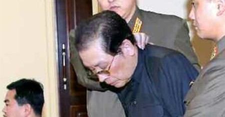 Jang Song-thaek bị tuyên án tử hình và hành quyết lập tức ngay sáng 12/12.