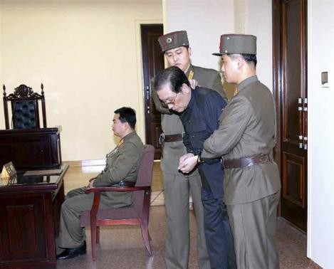 Jang Song-thaek trong phiên tòa quân sự đặc biệt.