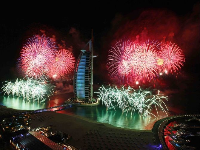 Màn pháo hoa rực rỡ đón năm mới 2013 tại Dubai.