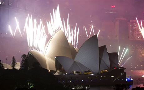 Màn pháo hoa rực rỡ tại nhà hát opera Sydney.