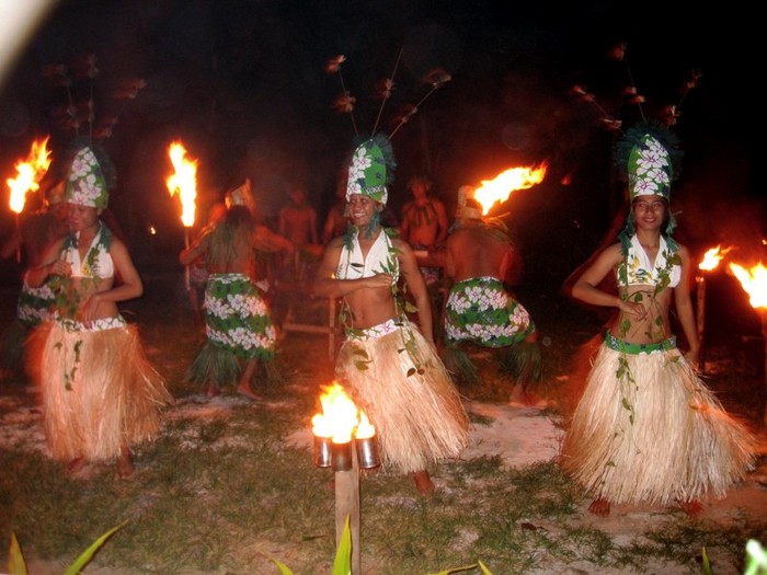 Người Samoa nhảy điệu nhạc truyền thống ăn mừng năm mới.