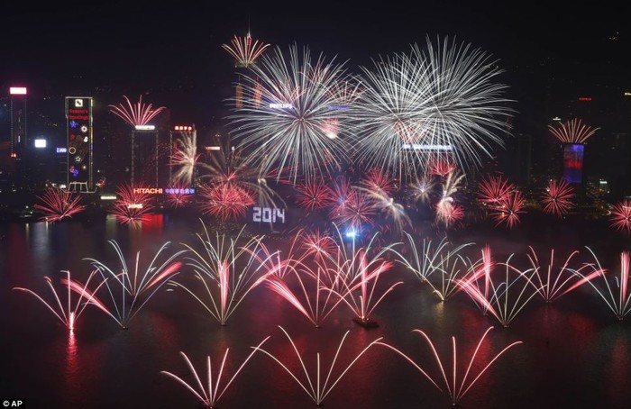 Hồng Kông rực rỡ pháo hoa trong đêm Giao thừa.