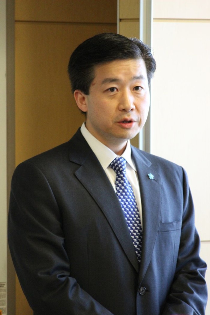 Giáo sư Lee Sung-yoon