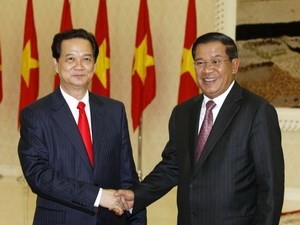 Thủ tướng Nguyễn Tấn Dũng và Thủ tướng Campuchia Hun Sen.
