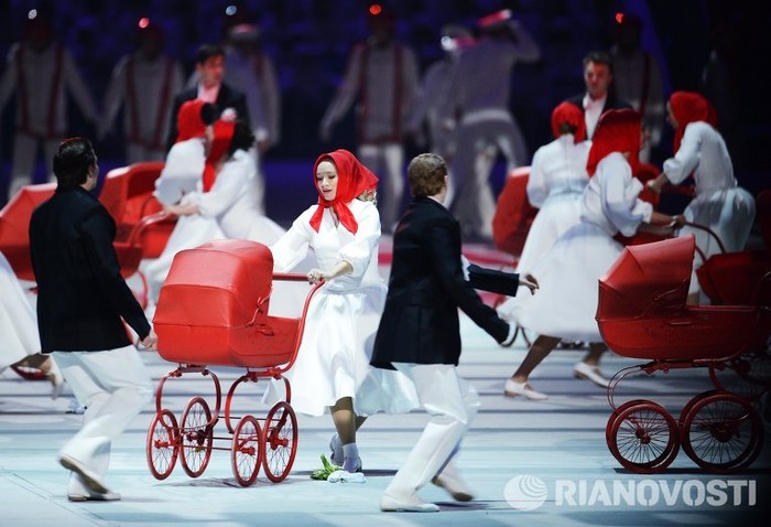 Màn trình diễn nghệ thuật trong đêm khai mạc Olympic Sochi.