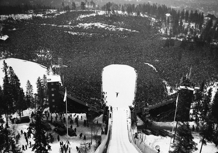 Sân thi môn Ski Jump tại Thế vận hội mùa đông Na Uy năm 1952.