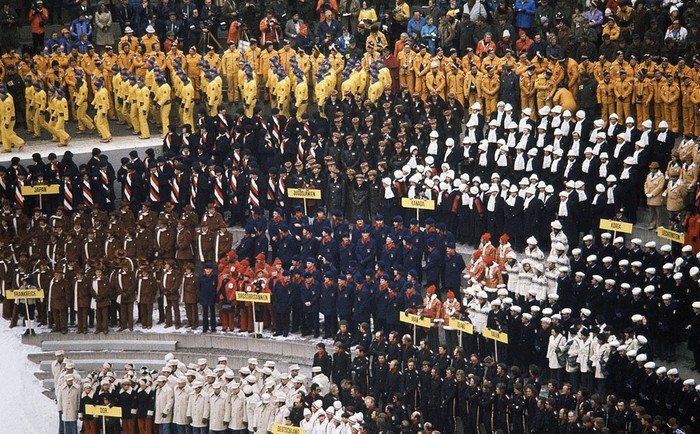 Các đội tham gia Lễ khai mạc Thế vận hội Mùa đông năm 1976 ở Áo.