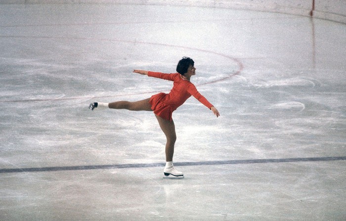Dorothy Hamill đến từ Riverside, Connecticut, Mỹ trình diễn trong cuộc thi trượt băng nghệ thuật tại Innsbruck, Áo ngày 13/2/1976.