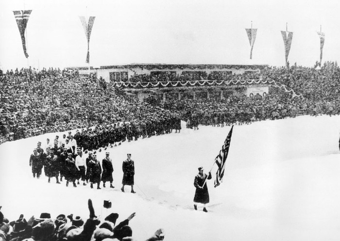 Các vận động viên Mỹ trong lễ khai mạc Thế vận hội mùa đông ở Đức năm 1936