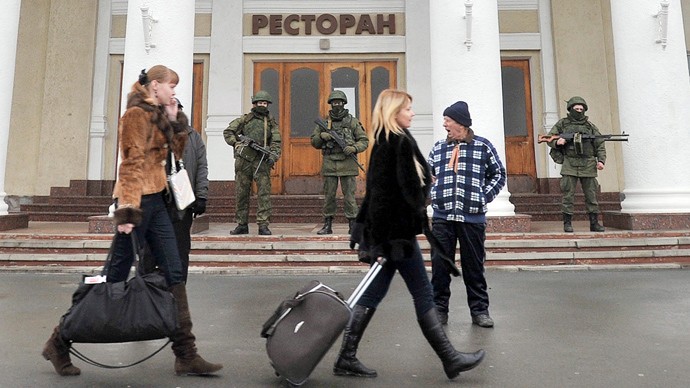 Người Ukraina tại sân bay Simferopol, Crimea