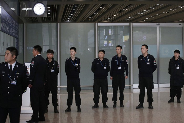 Nhân viên an ninh tại sân bay quốc tế Kuala Lumpur.