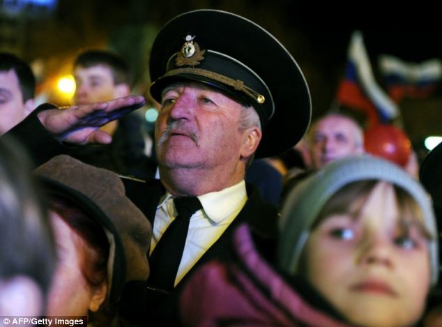 Người dân Crimea ăn mừng bất chấp sự phản đối của phương Tây và chính phủ Kiev.