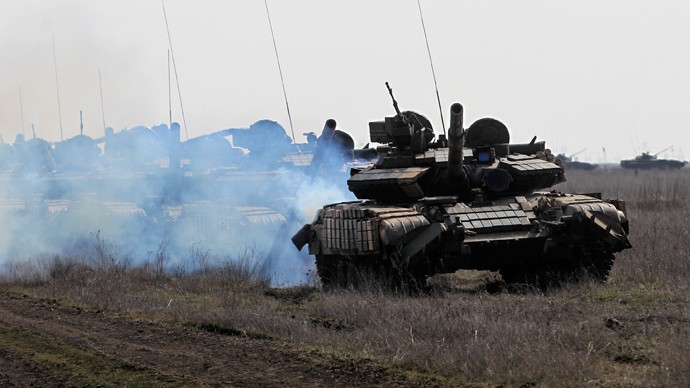 Xe tăng Ukraine gần thành phố Mykolaiv, còn được gọi là Nikolayev miền nam Ukraine, phía tây bắc của bán đảo Crimean ngày 14 tháng 3.
