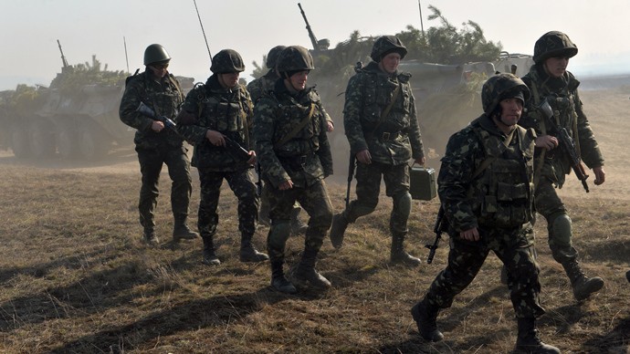 Quân đội Ukraine gần biên giới Nga.