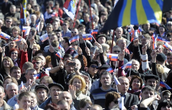 Người dân Dotnetsk biểu tình ủng hộ Nga.