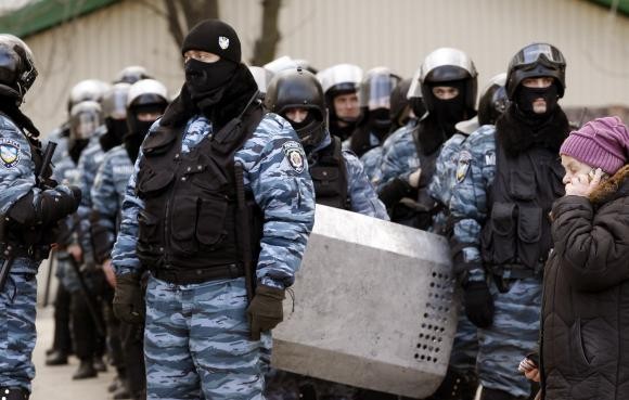 Lực lượng Berkut tham gia đảm bảo an ninh trong thời gian diễn ra biểu tình chống chính phủ tại Kiev.