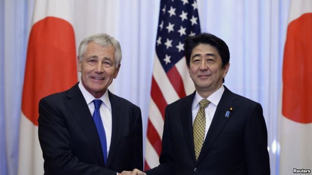 Bộ trưởng Quốc phòng Mỹ Chuck Hagel và Thủ tướng Nhật Bản Shinzo Abe.