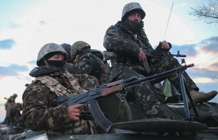 Quân đội Ukraine triển khai tới khu vực Donetsk đang rộ phong trào biểu tình ly khai.