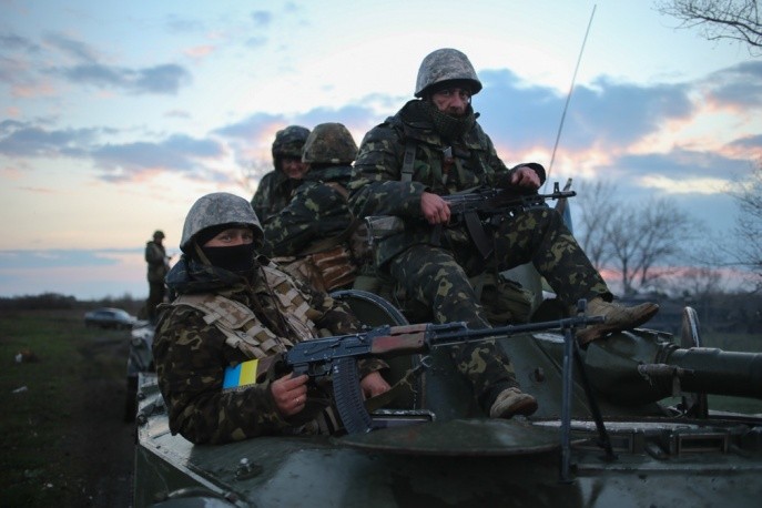 Quân đội Ukraine gần Slaviansk ngày 15/4.